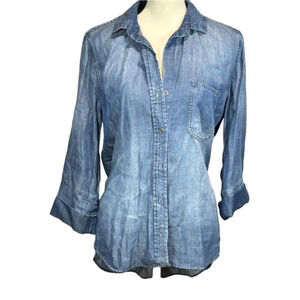Chelsea & Violet Button down shirt